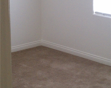 5493 Ovando Way - Photo Thumbnail 15