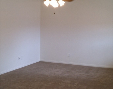 5493 Ovando Way - Photo Thumbnail 17