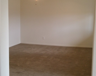 5493 Ovando Way - Photo Thumbnail 7
