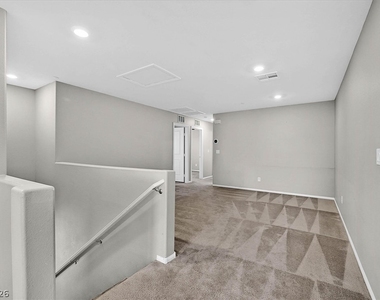 2823 Turnstone Ridge Street - Photo Thumbnail 8