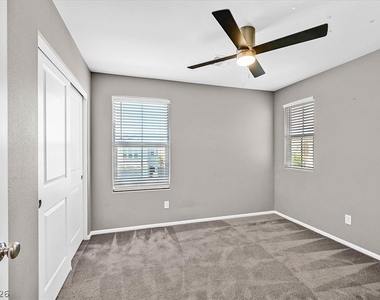 2823 Turnstone Ridge Street - Photo Thumbnail 19