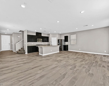 2823 Turnstone Ridge Street - Photo Thumbnail 5