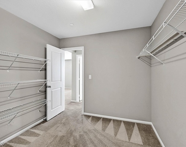 2823 Turnstone Ridge Street - Photo Thumbnail 13