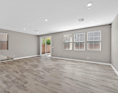 2823 Turnstone Ridge Street - Photo Thumbnail 4