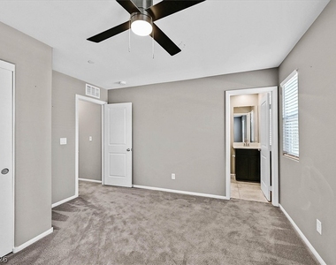 2823 Turnstone Ridge Street - Photo Thumbnail 15