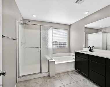 2823 Turnstone Ridge Street - Photo Thumbnail 12