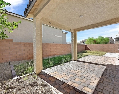 2823 Turnstone Ridge Street - Photo Thumbnail 23