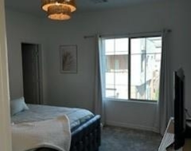 600 N Carriage Hill Drive - Photo Thumbnail 20