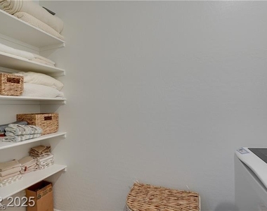 600 N Carriage Hill Drive - Photo Thumbnail 23