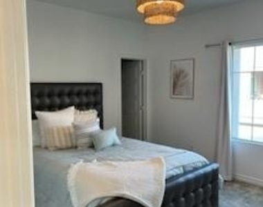 600 N Carriage Hill Drive - Photo Thumbnail 18