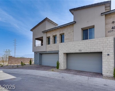 600 N Carriage Hill Drive - Photo Thumbnail 2