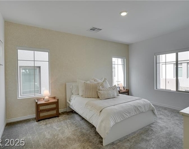 600 N Carriage Hill Drive - Photo Thumbnail 14