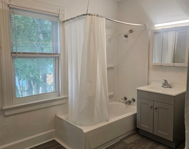 539 State St - Photo Thumbnail 9