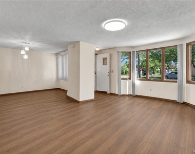 1 Emsworth Avenue - Photo Thumbnail 2