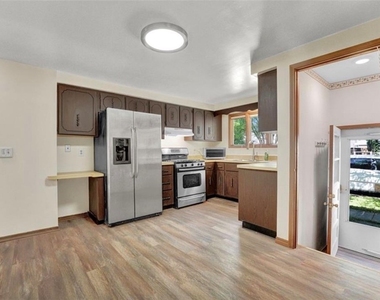 1 Emsworth Avenue - Photo Thumbnail 4
