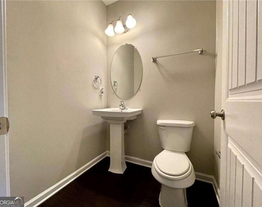 6926 Golden Bud Lane - Photo Thumbnail 11