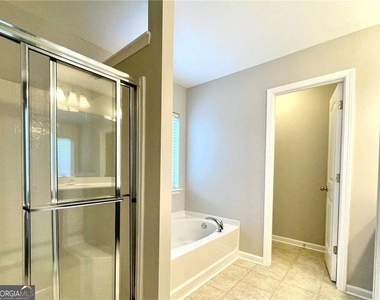 6926 Golden Bud Lane - Photo Thumbnail 16