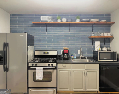 215 Piedmont Avenue Ne - Photo Thumbnail 4