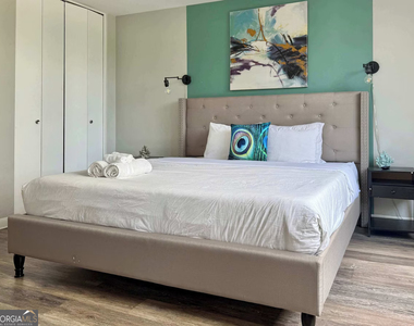 215 Piedmont Avenue Ne - Photo Thumbnail 7