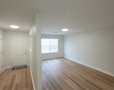 625 Chase Lane - Photo Thumbnail 3