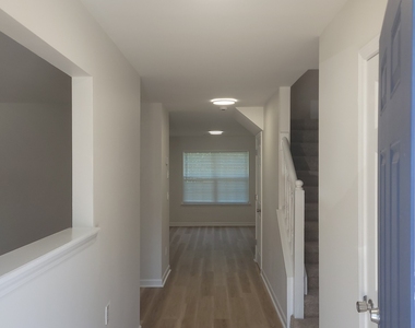 625 Chase Lane - Photo Thumbnail 2