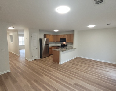 625 Chase Lane - Photo Thumbnail 9