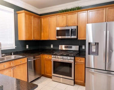 1232 Harris Commons Place - Photo Thumbnail 7