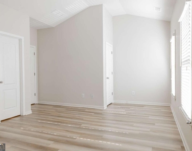 1232 Harris Commons Place - Photo Thumbnail 17
