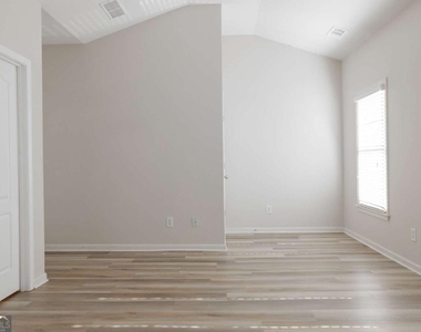 1232 Harris Commons Place - Photo Thumbnail 19