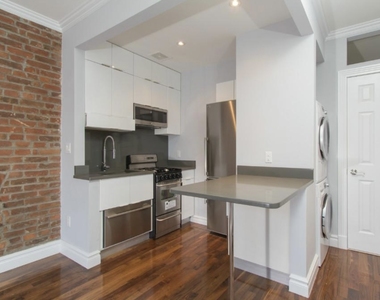 West 21st Street - Photo Thumbnail 5
