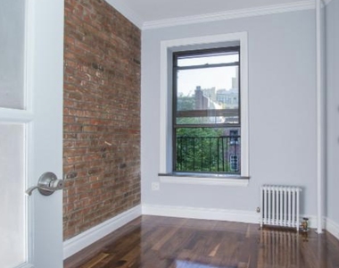 West 21st Street - Photo Thumbnail 4