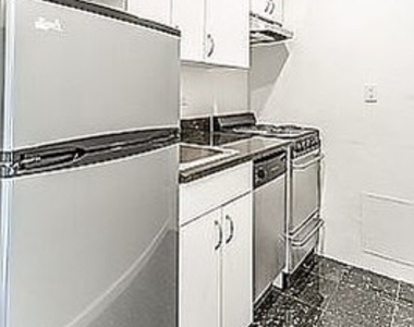 160 West 73rd Street - Photo Thumbnail 3