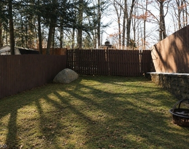 1 Hickory Trl - Photo Thumbnail 11