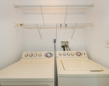 102 Lakeview Ct - Photo Thumbnail 14