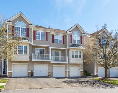 102 Lakeview Ct - Photo Thumbnail 21