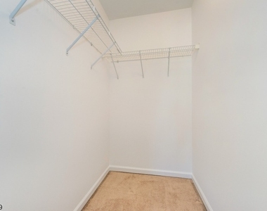 102 Lakeview Ct - Photo Thumbnail 12