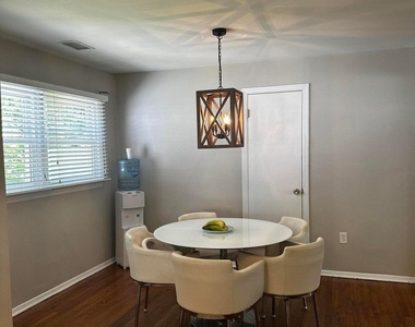 445 Brookside Avenue - Photo Thumbnail 5