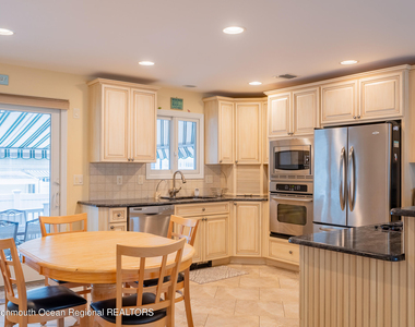219 3rd Avenue - Photo Thumbnail 3