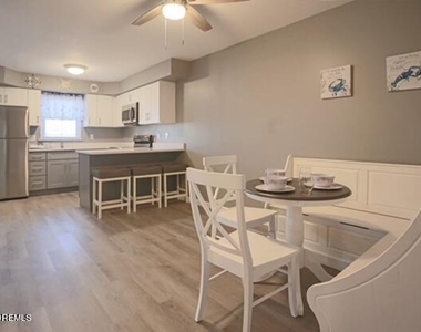 113 Lincoln Avenue - Photo Thumbnail 2