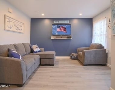 113 Lincoln Avenue - Photo Thumbnail 6