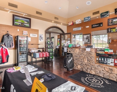 983 E Palomino Way - Photo Thumbnail 35