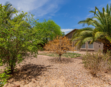 983 E Palomino Way - Photo Thumbnail 46