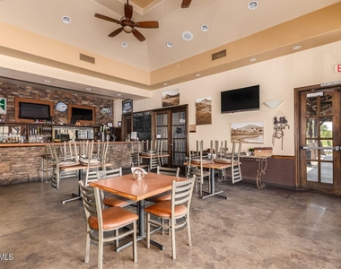 983 E Palomino Way - Photo Thumbnail 37