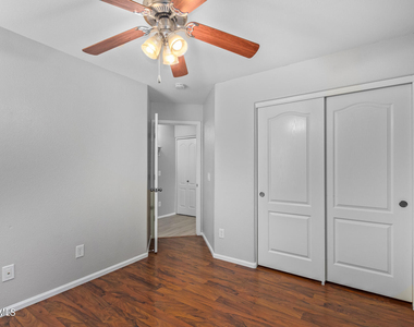 983 E Palomino Way - Photo Thumbnail 25