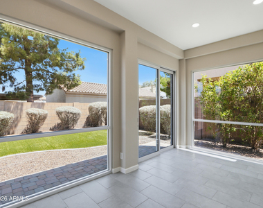 964 W Fairway Drive - Photo Thumbnail 20