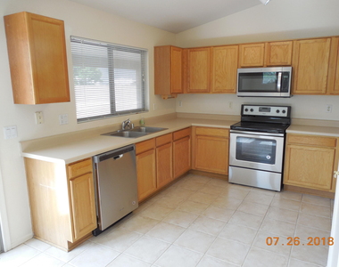 15883 W Tasha Drive - Photo Thumbnail 11
