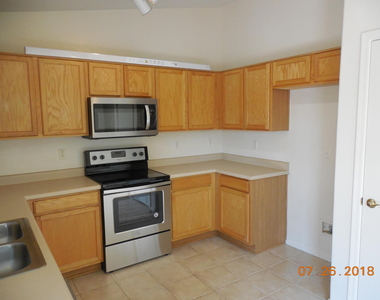 15883 W Tasha Drive - Photo Thumbnail 10