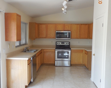 15883 W Tasha Drive - Photo Thumbnail 9