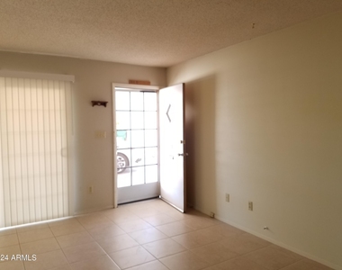 5306 E Boise Street - Photo Thumbnail 6