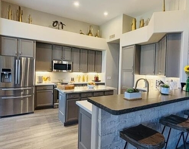 9311 E Whitewing Drive - Photo Thumbnail 3